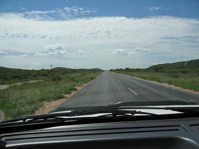 Namibia_2007_340_cpt_20070328_02.jpg - Richtung Okaukuejo (Etosha Park, 38)