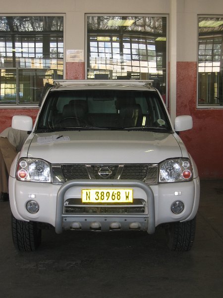 Namibia_2009_003_cpt_2009-03-11_003.jpg - Windhoek AscoCarHire: Nissan Pickup Double-Cab